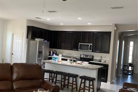 Casa en alquiler en Kissimmee, Florida, 4 dormitorios, 165.74 m2 № 1564476 - foto 3