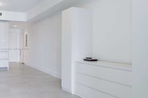 Studio à Condo à Miami, Floride  № 2173000