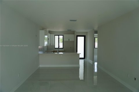 Townhouse in Miami, Florida 3 bedrooms № 1790449 - photo 7