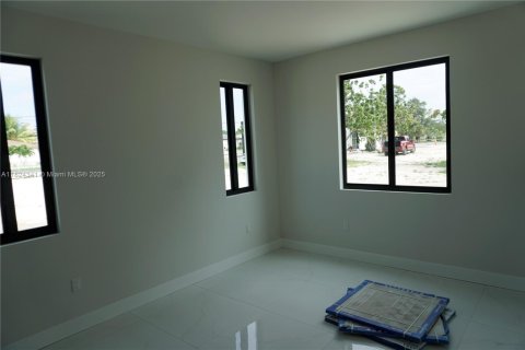 Townhouse in Miami, Florida 3 bedrooms № 1790449 - photo 9
