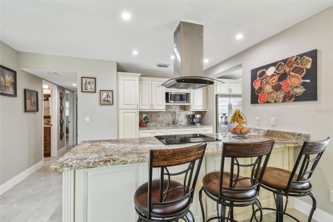 House in Tampa, Florida 3 bedrooms, 154.96 sq.m. № 1678212 - photo 15