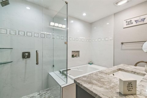 House in Tampa, Florida 3 bedrooms, 154.96 sq.m. № 1678212 - photo 28