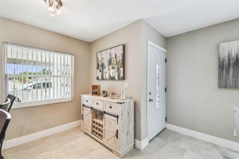 House in Tampa, Florida 3 bedrooms, 154.96 sq.m. № 1678212 - photo 16