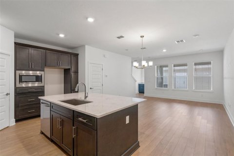 Townhouse in Winter Garden, Florida 3 bedrooms, 165.83 sq.m. № 1547824 - photo 5