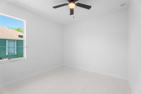 House in Port St. Lucie, Florida 3 bedrooms № 1809265 - photo 15