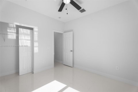 House in Port St. Lucie, Florida 3 bedrooms № 1809265 - photo 13