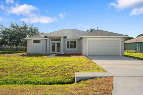 House in Port St. Lucie, Florida 3 bedrooms № 1809265 - photo 1