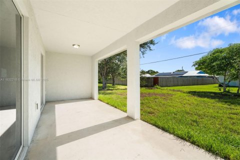 House in Port St. Lucie, Florida 3 bedrooms № 1809265 - photo 25