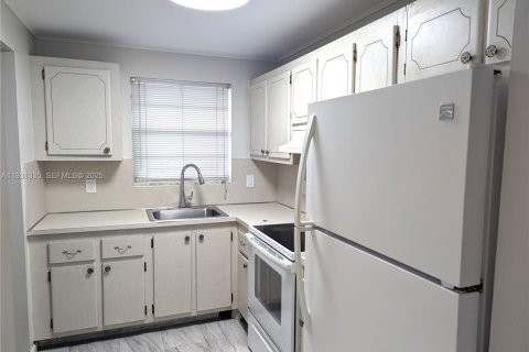 Condominio en alquiler en West Palm Beach, Florida, 2 dormitorios, 82.68 m2 № 1989988 - foto 3