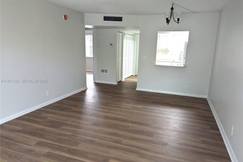 Condominio en alquiler en West Palm Beach, Florida, 2 dormitorios, 82.68 m2 № 1989988 - foto 6