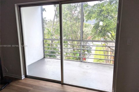 Condominio en alquiler en West Palm Beach, Florida, 2 dormitorios, 82.68 m2 № 1989988 - foto 2