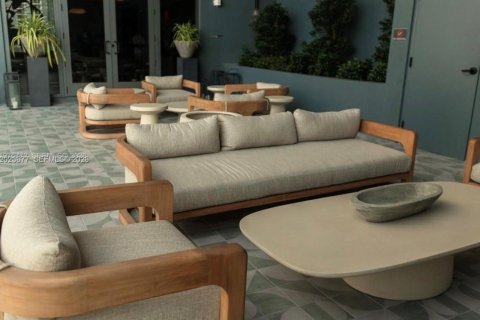 Condo in Miami, Florida, 1 bedroom  № 2252443 - photo 13