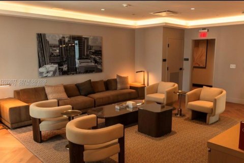 Condo in Miami, Florida, 1 bedroom  № 2252443 - photo 15