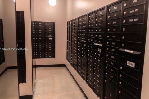 Condo in Miami, Florida, 1 bedroom  № 2252443 - photo 18