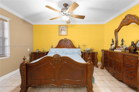 House in Miami, Florida 3 bedrooms, 121.33 sq.m. № 1700998 - photo 10