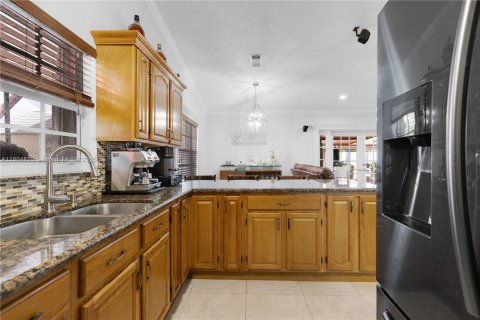 House in Miami, Florida 3 bedrooms, 121.33 sq.m. № 1700998 - photo 7