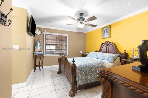 House in Miami, Florida 3 bedrooms, 121.33 sq.m. № 1700998 - photo 12