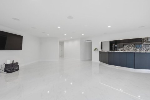 Condo in Miami, Florida, 3 bedrooms  № 2254504 - photo 12