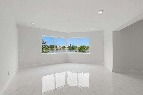 Condo in Miami, Florida, 3 bedrooms  № 2254504 - photo 17