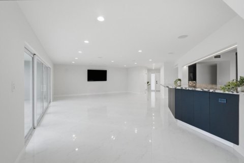Condo in Miami, Florida, 3 bedrooms  № 2254504 - photo 5
