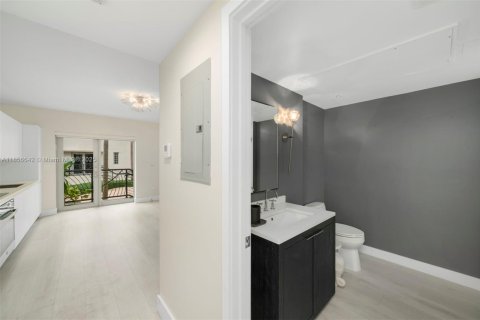 Купить кондоминиум в Майами-Бич, Флорида 1 спальня, 60.48м2, № 1960128 - фото 12