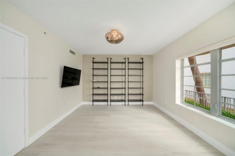 Купить кондоминиум в Майами-Бич, Флорида 1 спальня, 60.48м2, № 1960128 - фото 9