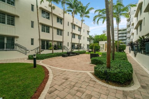 Купить кондоминиум в Майами-Бич, Флорида 1 спальня, 60.48м2, № 1960128 - фото 2