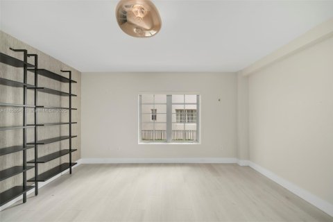 Купить кондоминиум в Майами-Бич, Флорида 1 спальня, 60.48м2, № 1960128 - фото 8