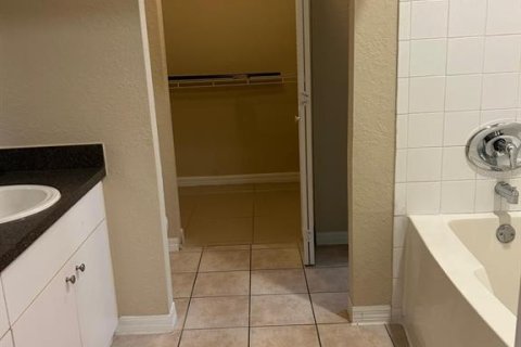 Condominio en alquiler en Orlando, Florida, 2 dormitorios, 97.64 m2 № 1426276 - foto 10