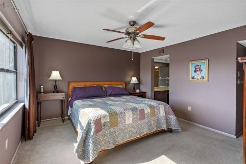 Condo in South Pasadena, Florida, 2 bedrooms  № 2376820 - photo 28
