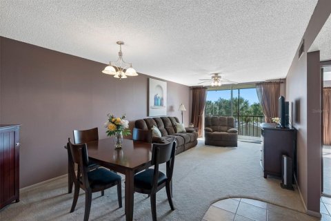 Condo in South Pasadena, Florida, 2 bedrooms  № 2376820 - photo 19