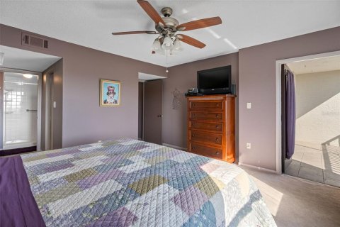 Condo in South Pasadena, Florida, 2 bedrooms  № 2376820 - photo 29