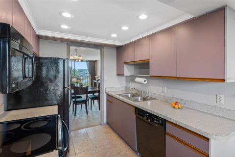 Condo in South Pasadena, Florida, 2 bedrooms  № 2376820 - photo 10