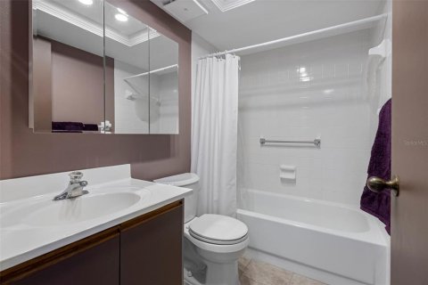 Condo in South Pasadena, Florida, 2 bedrooms  № 2376820 - photo 17