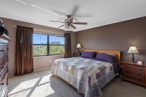 Condo in South Pasadena, Florida, 2 bedrooms  № 2376820 - photo 14