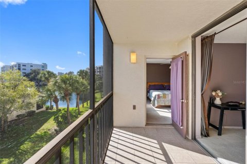 Condo in South Pasadena, Florida, 2 bedrooms  № 2376820 - photo 27