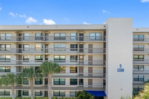 Condo in South Pasadena, Florida, 2 bedrooms  № 2376820 - photo 24