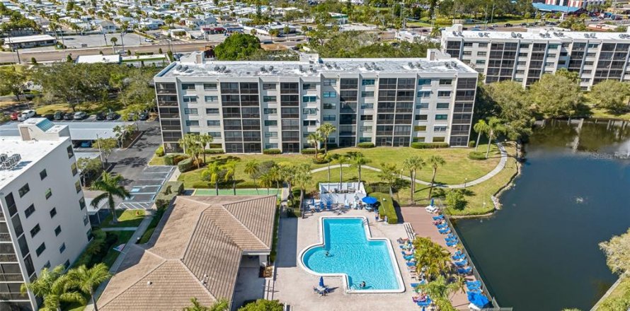 Condo in South Pasadena, Florida, 2 bedrooms  № 2376820