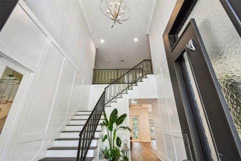Casa en alquiler en Tampa, Florida, 5 dormitorios, 521.65 m2 № 1820771 - foto 6