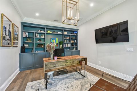 Casa en alquiler en Tampa, Florida, 5 dormitorios, 521.65 m2 № 1820771 - foto 10