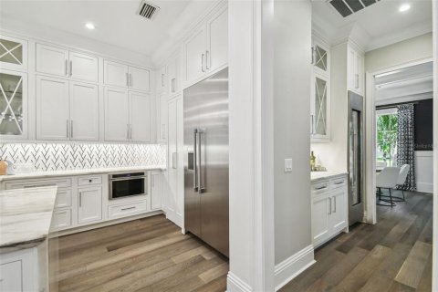 Casa en alquiler en Tampa, Florida, 5 dormitorios, 521.65 m2 № 1820771 - foto 19