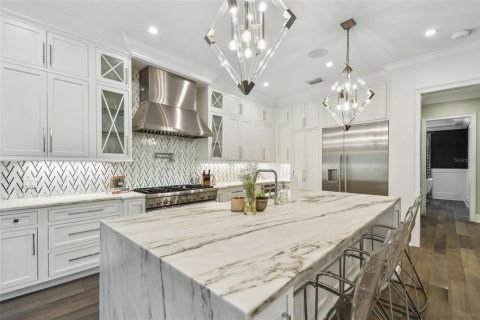 Casa en alquiler en Tampa, Florida, 5 dormitorios, 521.65 m2 № 1820771 - foto 12