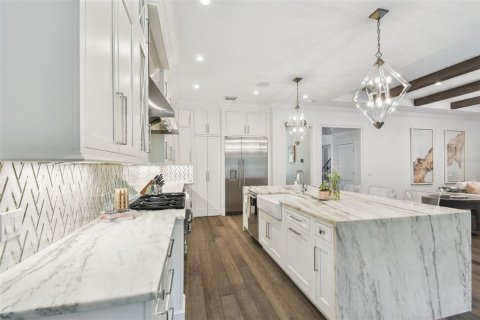 Casa en alquiler en Tampa, Florida, 5 dormitorios, 521.65 m2 № 1820771 - foto 15