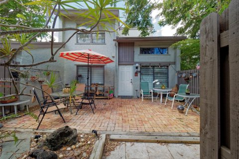 Touwnhouse à Miami, Floride 3 chambres, 147.16 m2 № 2045341