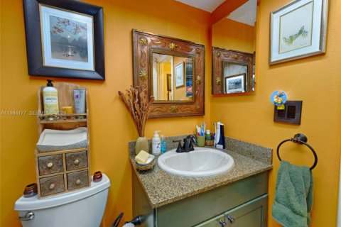 Touwnhouse à vendre à Miami, Floride: 3 chambres, 147.16 m2 № 2045341 - photo 7