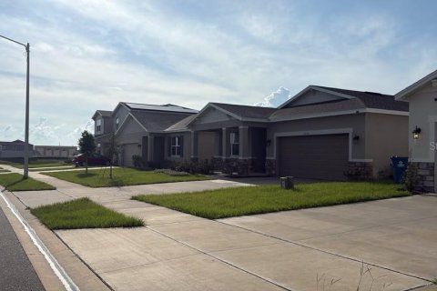 Villa ou maison à louer à Haines City, Floride: 4 chambres, 170.29 m2 № 2411683 - photo 2