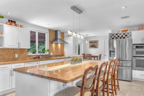 Casa en venta en Miami, Florida, 4 dormitorios, 223.15 m2 № 1984396 - foto 5