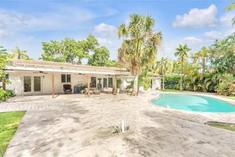 Casa en venta en Miami, Florida, 4 dormitorios, 223.15 m2 № 1984396 - foto 14