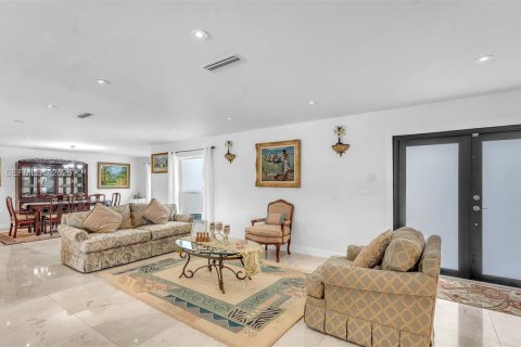 Casa en venta en Miami, Florida, 4 dormitorios, 223.15 m2 № 1984396 - foto 3
