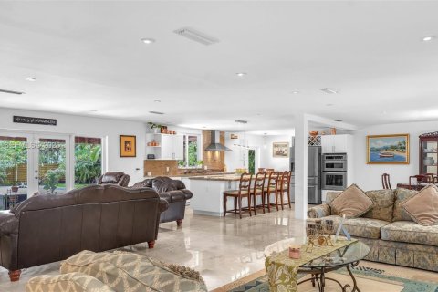 Casa en venta en Miami, Florida, 4 dormitorios, 223.15 m2 № 1984396 - foto 18